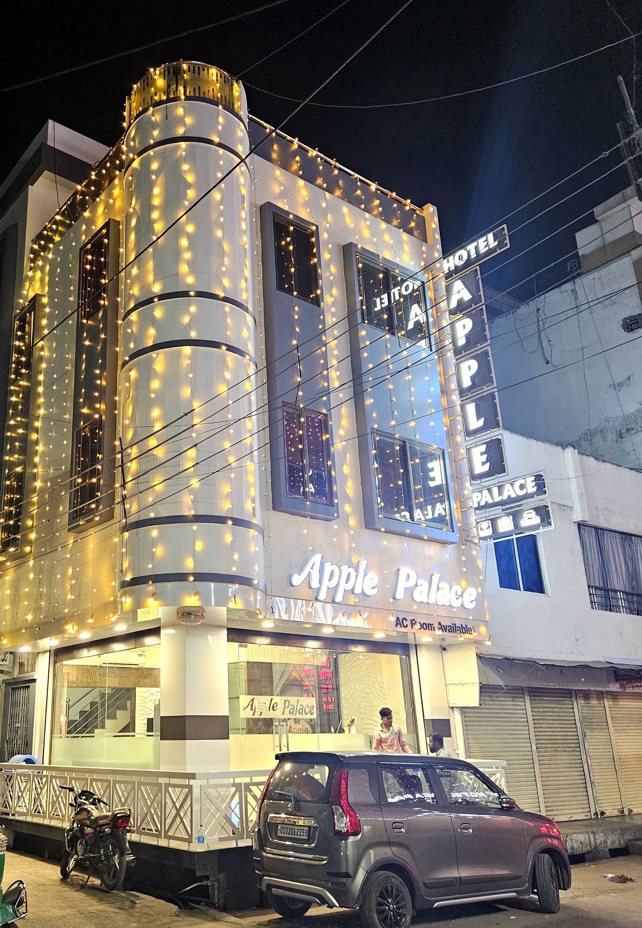 Hotel Apple Palace Exterior