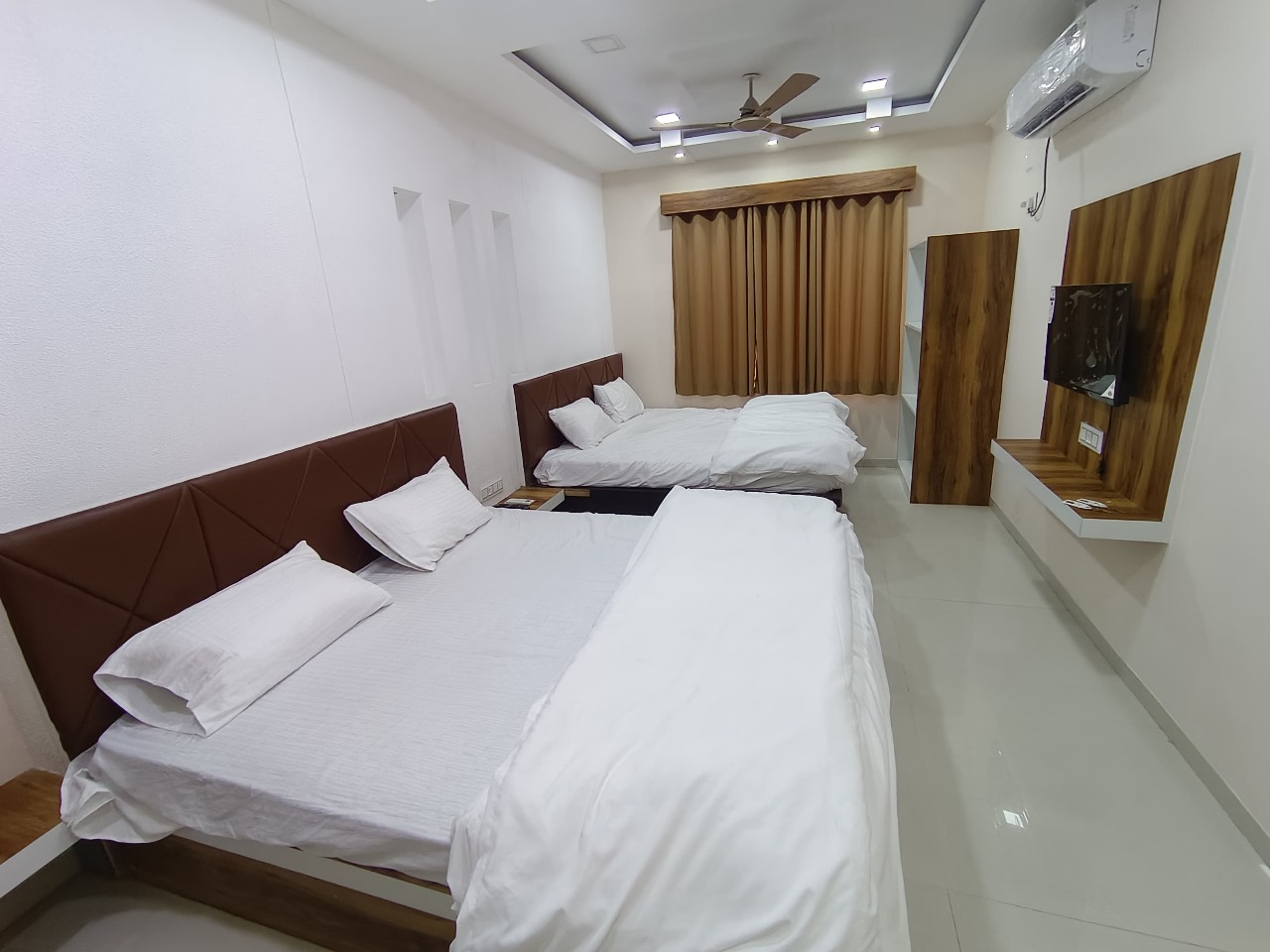 Hotel Apple Palace Room Interior