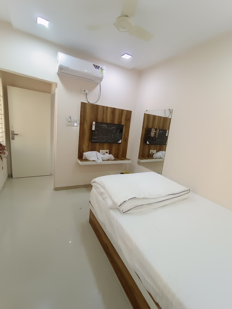 Hotel Apple Palace Luxury Room
